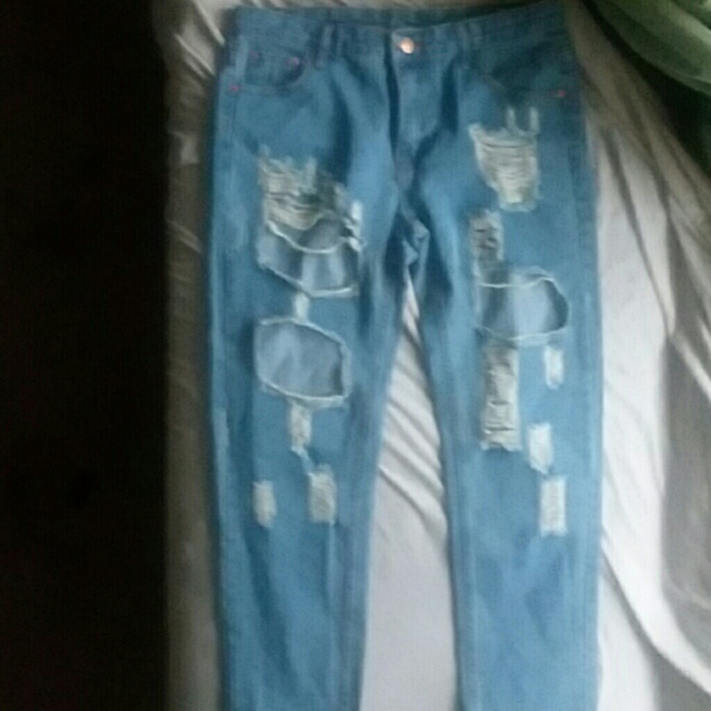 Distressed jeans - Picture 1 of 2